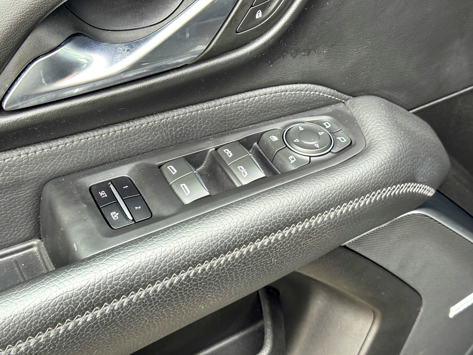 Used 2024 GMC Yukon Denali image 17