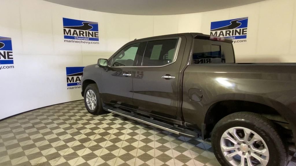 Used 2021 Chevrolet Silverado 1500 High Country w/ Technology Package AWD/4WD image 8