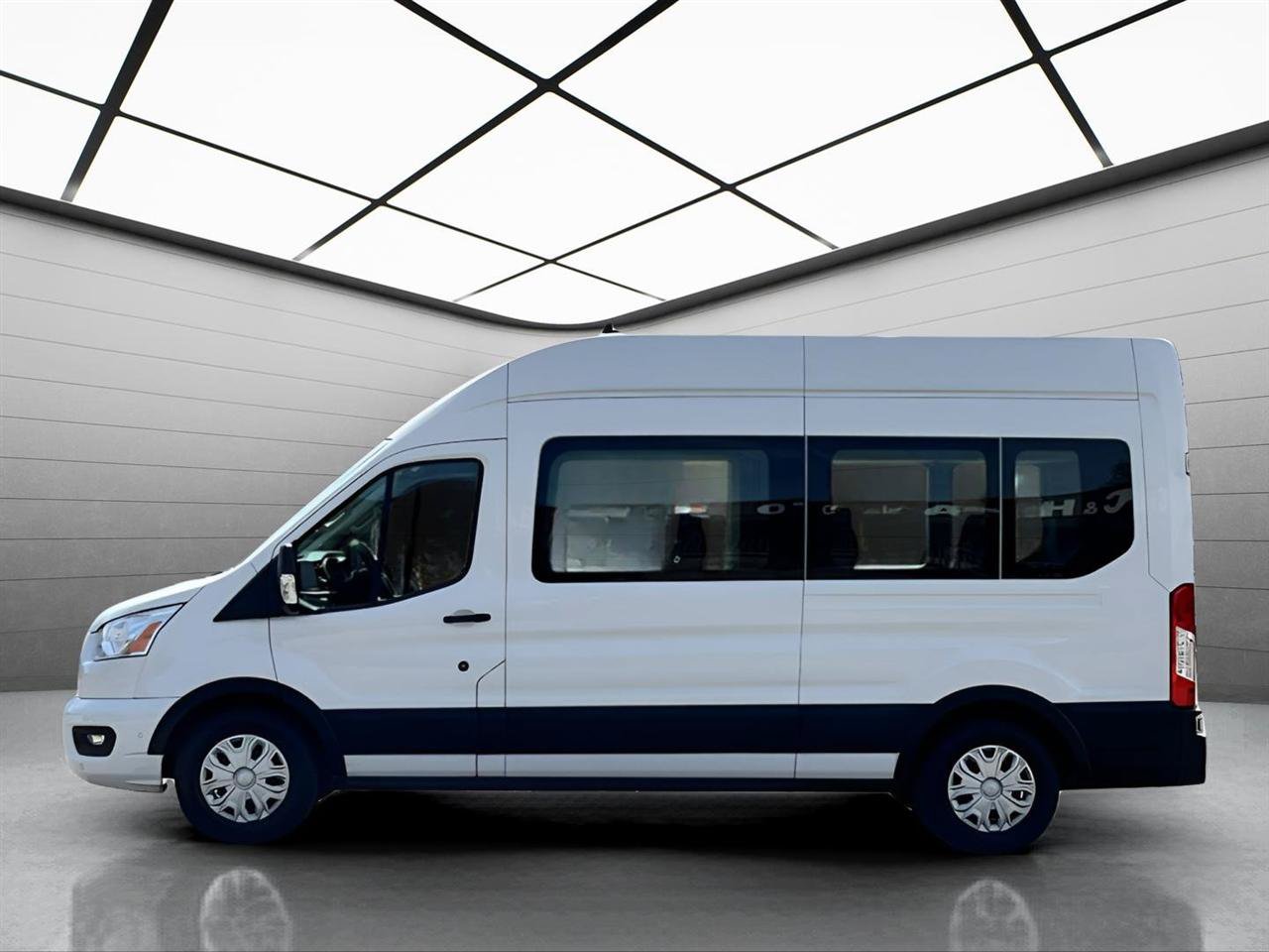 Used 2022 Ford Transit 350 XLT RWD image 11