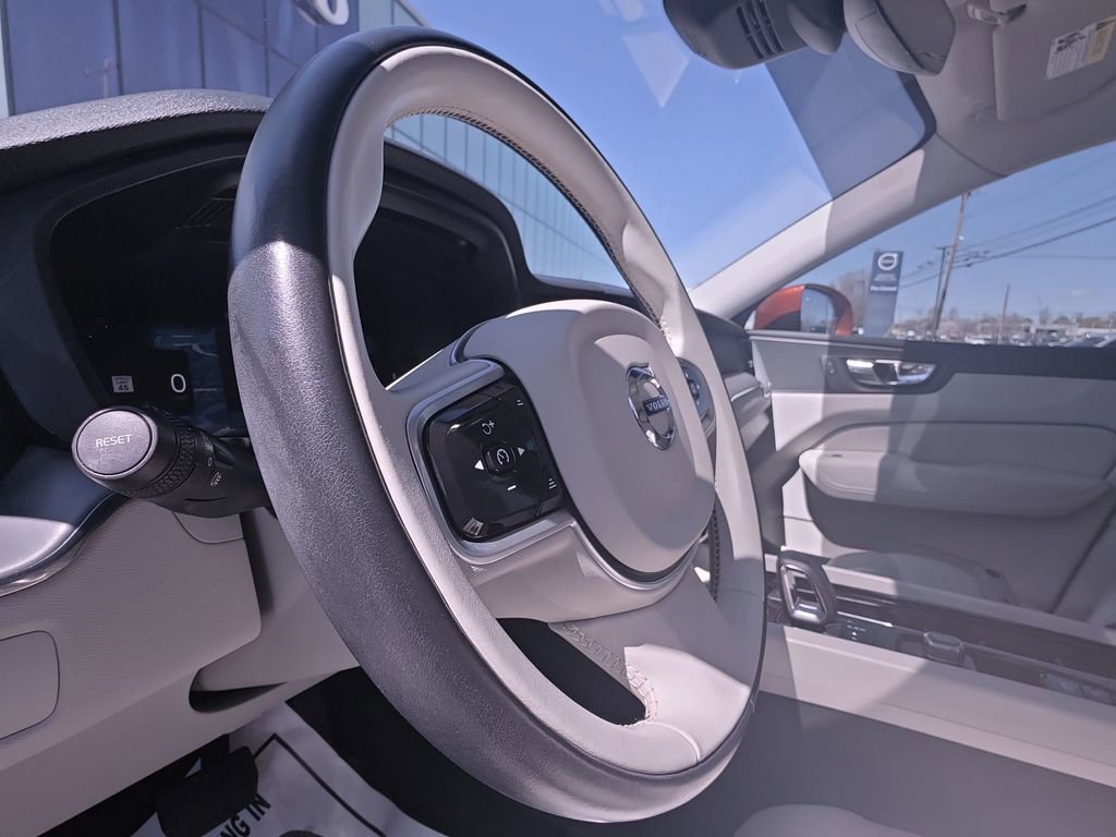 Used 2023 Volvo XC60 B5 Core w/ Climate Package image 16