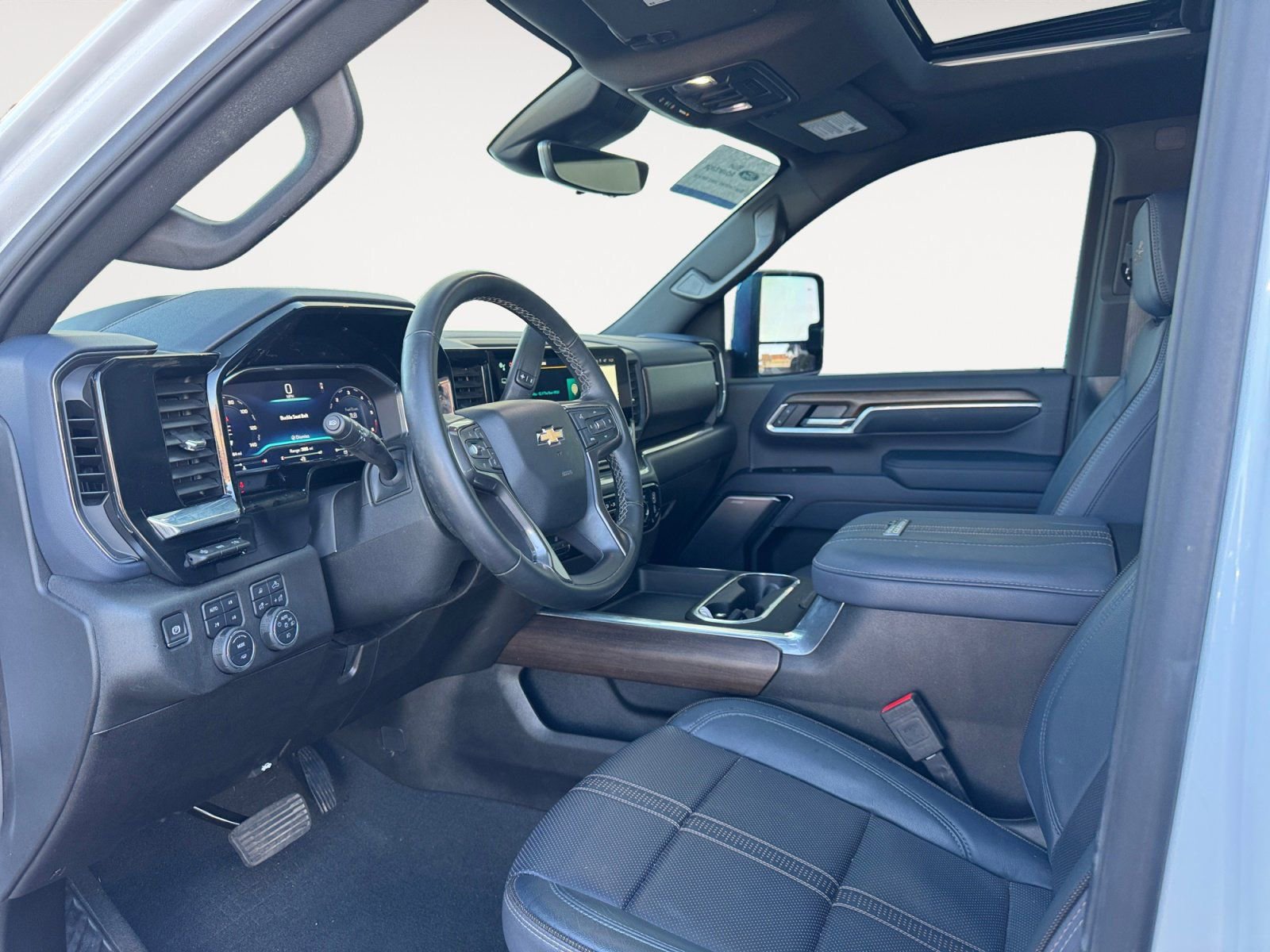 Used 2025 Chevrolet Silverado 3500 High Country w/ High Country Premium Package image 9