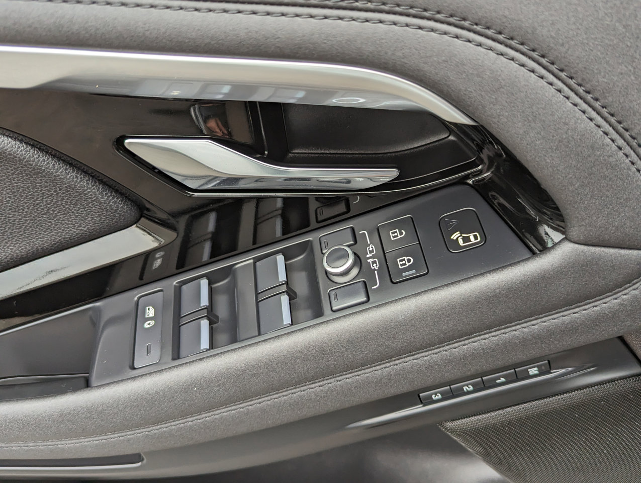 Used 2021 Land Rover Range Rover Evoque S image 15