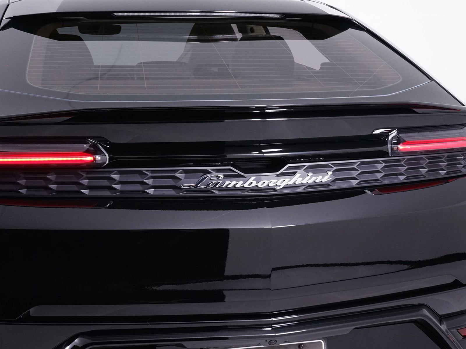 Used 2026 Lamborghini Urus SE AWD/4WD image 19