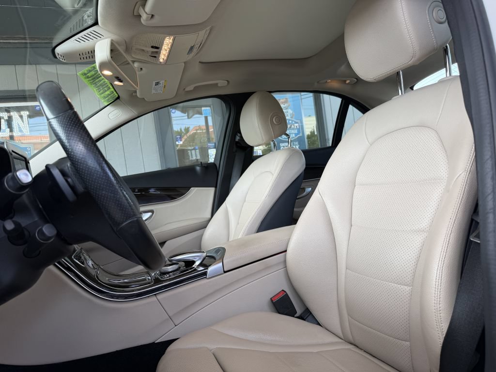 Used 2015 Mercedes-Benz C 300 4MATIC Sedan image 9