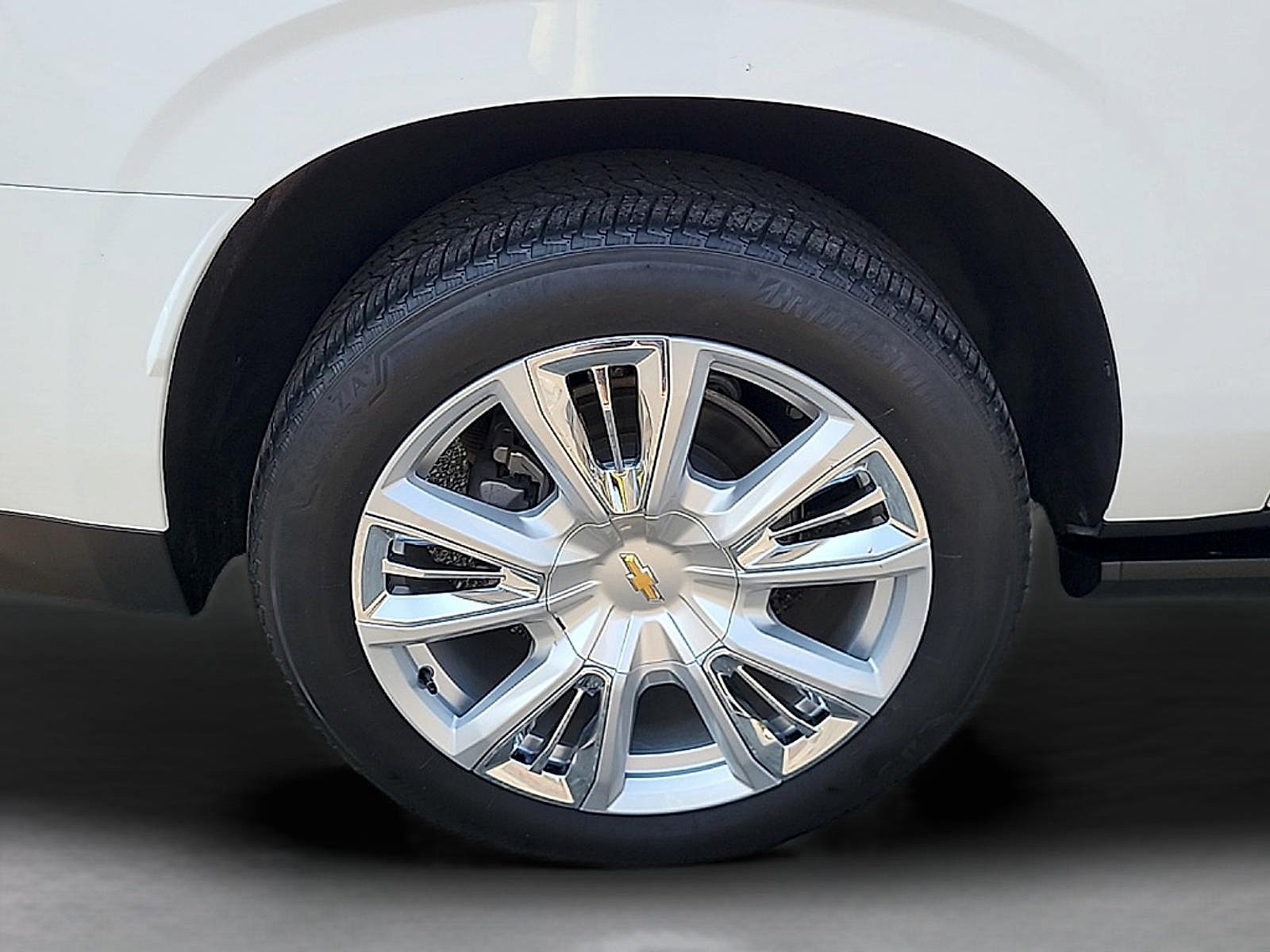 Used 2024 Chevrolet Suburban High Country AWD/4WD image 9