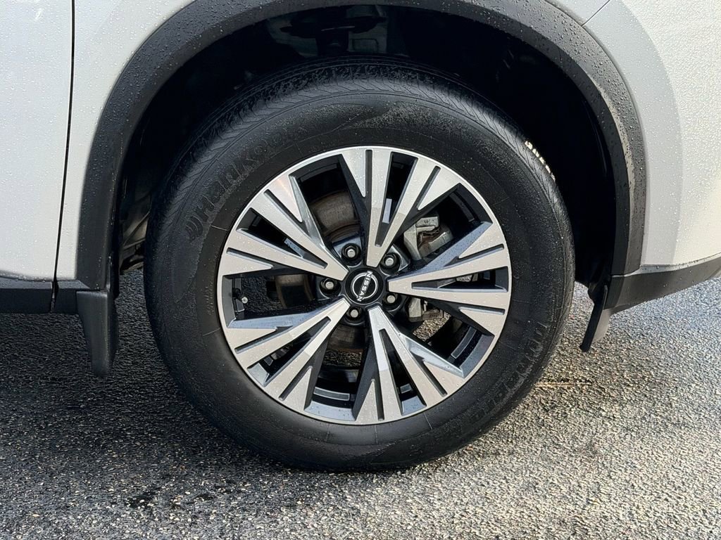 Certified 2022 Nissan Rogue SV AWD/4WD image 9