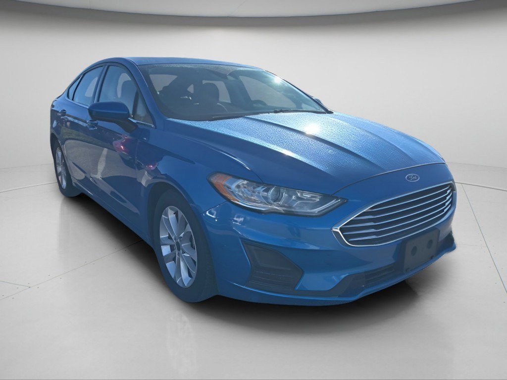 Used 2020 Ford Fusion SE image 2