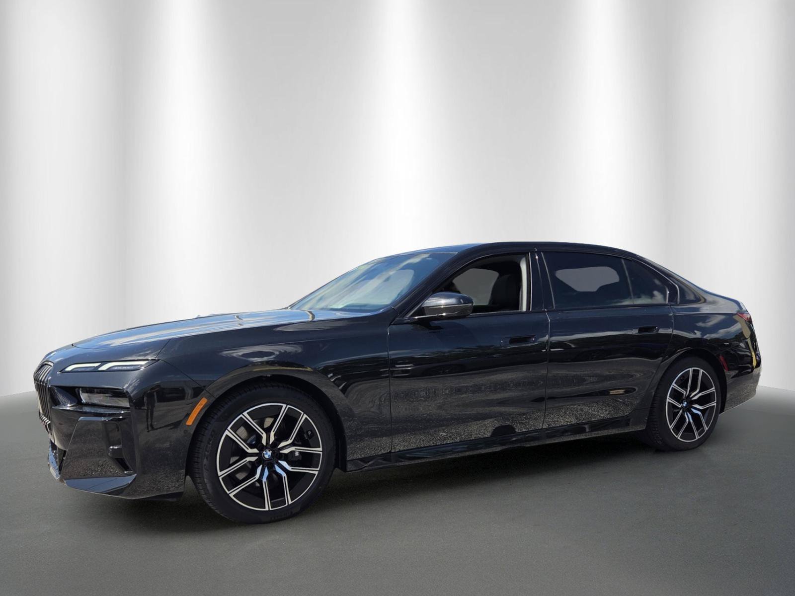 New 2026 BMW 740i RWD image 3