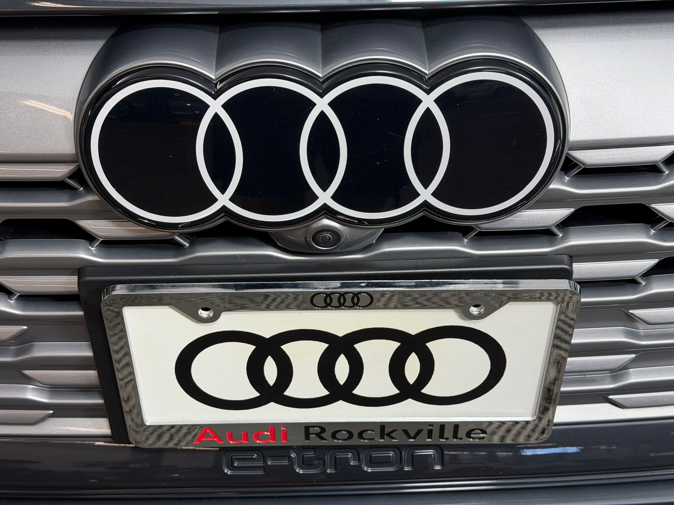 Used 2024 Audi Q8 e-tron Premium Plus w/ Premium Plus Package AWD/4WD image 27