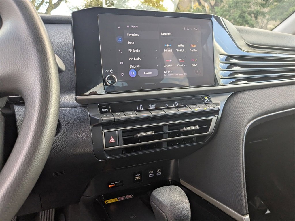 Used 2025 Toyota Camry LE image 19