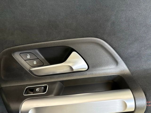 Used 2022 Mercedes-Benz GLB 250 image 30