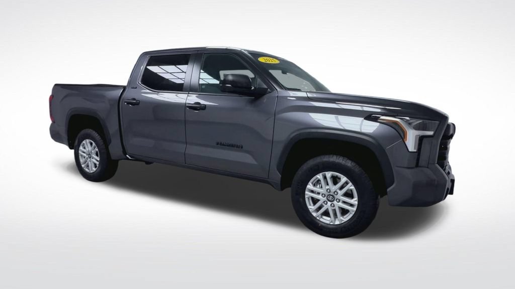Used 2025 Toyota Tundra SR5 AWD/4WD image 17