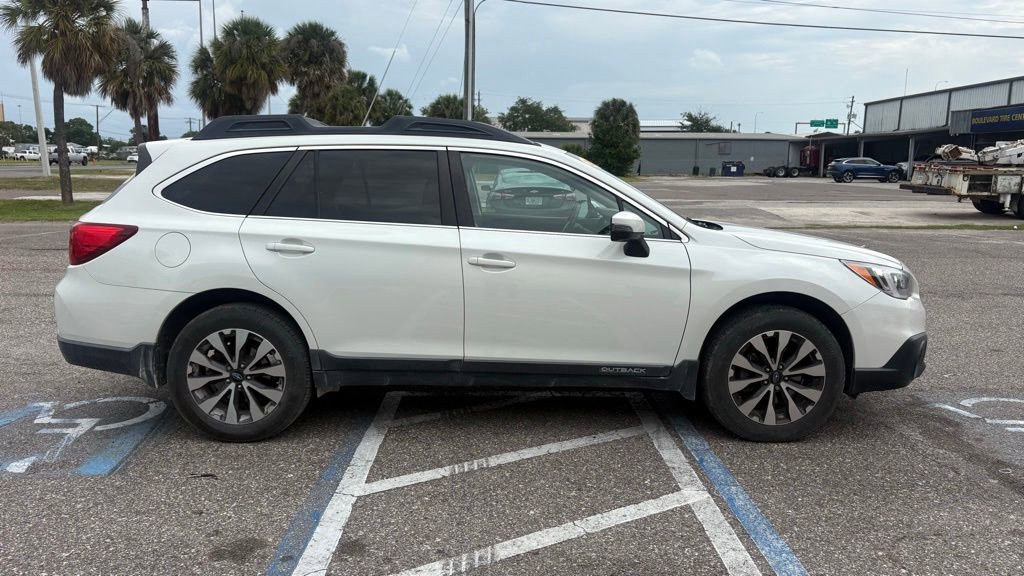 Used 2015 Subaru Outback 2.5i Limited AWD/4WD image 2