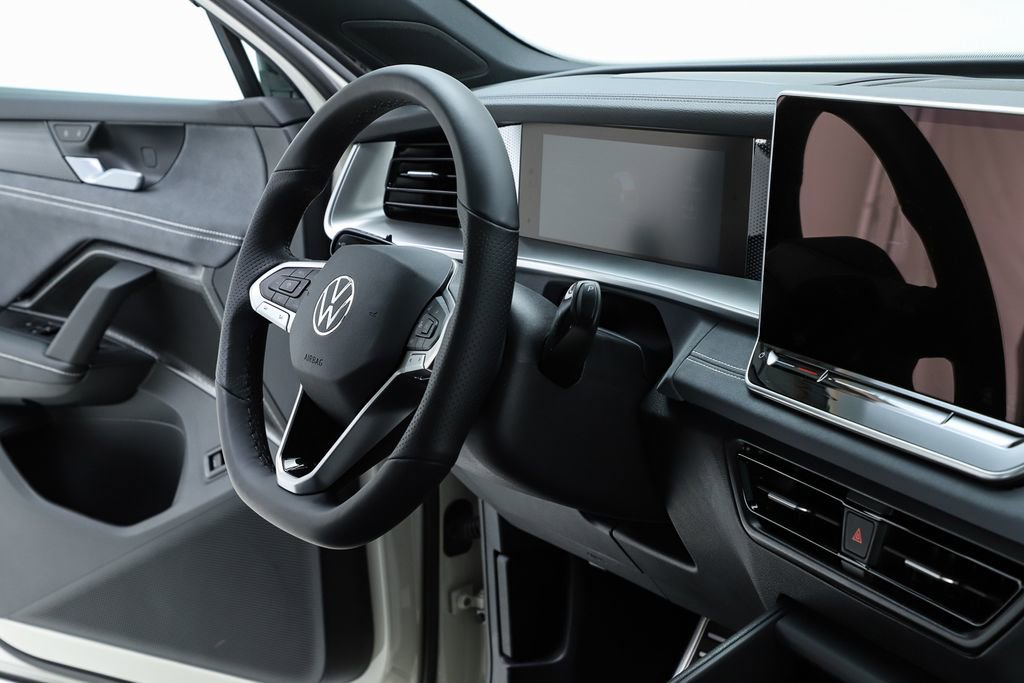 New 2026 Volkswagen Tiguan SE R-Line image 74