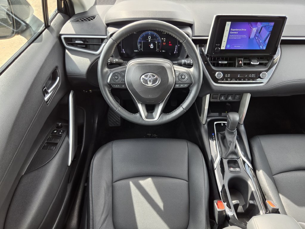 Used 2025 Toyota Corolla Cross XLE FWD image 14
