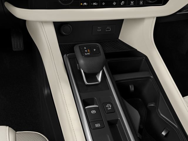 Used 2025 Nissan Pathfinder Platinum image 9