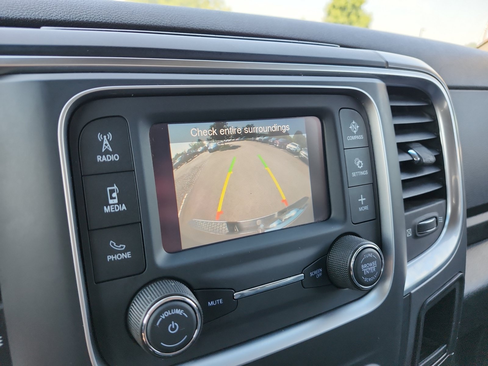 Used 2022 RAM 1500 Classic SLT RWD image 17