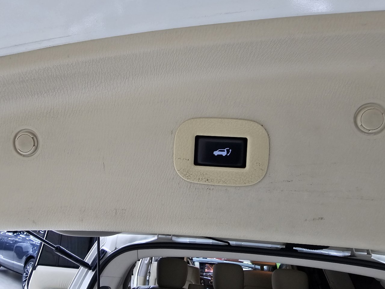 Used 2016 INFINITI QX80 2WD w/ 22" Wheel Package image 13