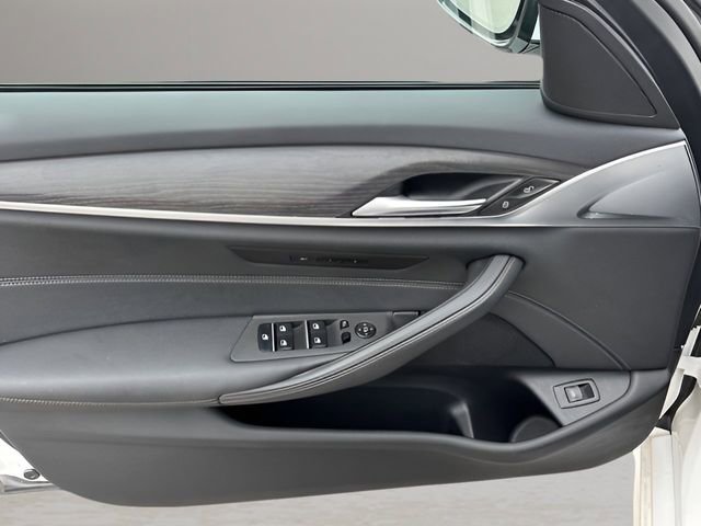 Used 2023 BMW 540i xDrive w/ M Sport Package image 7