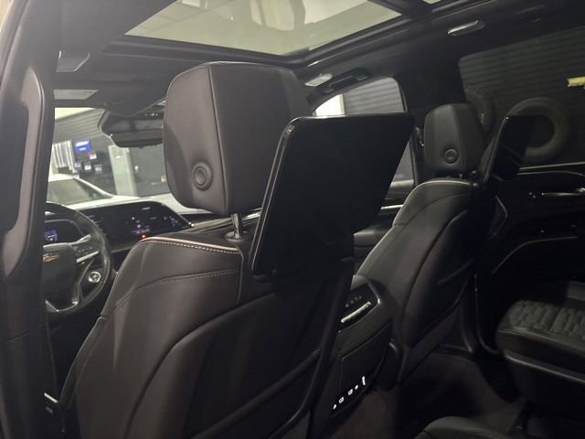 Used 2024 Cadillac Escalade Premium Luxury Platinum image 34