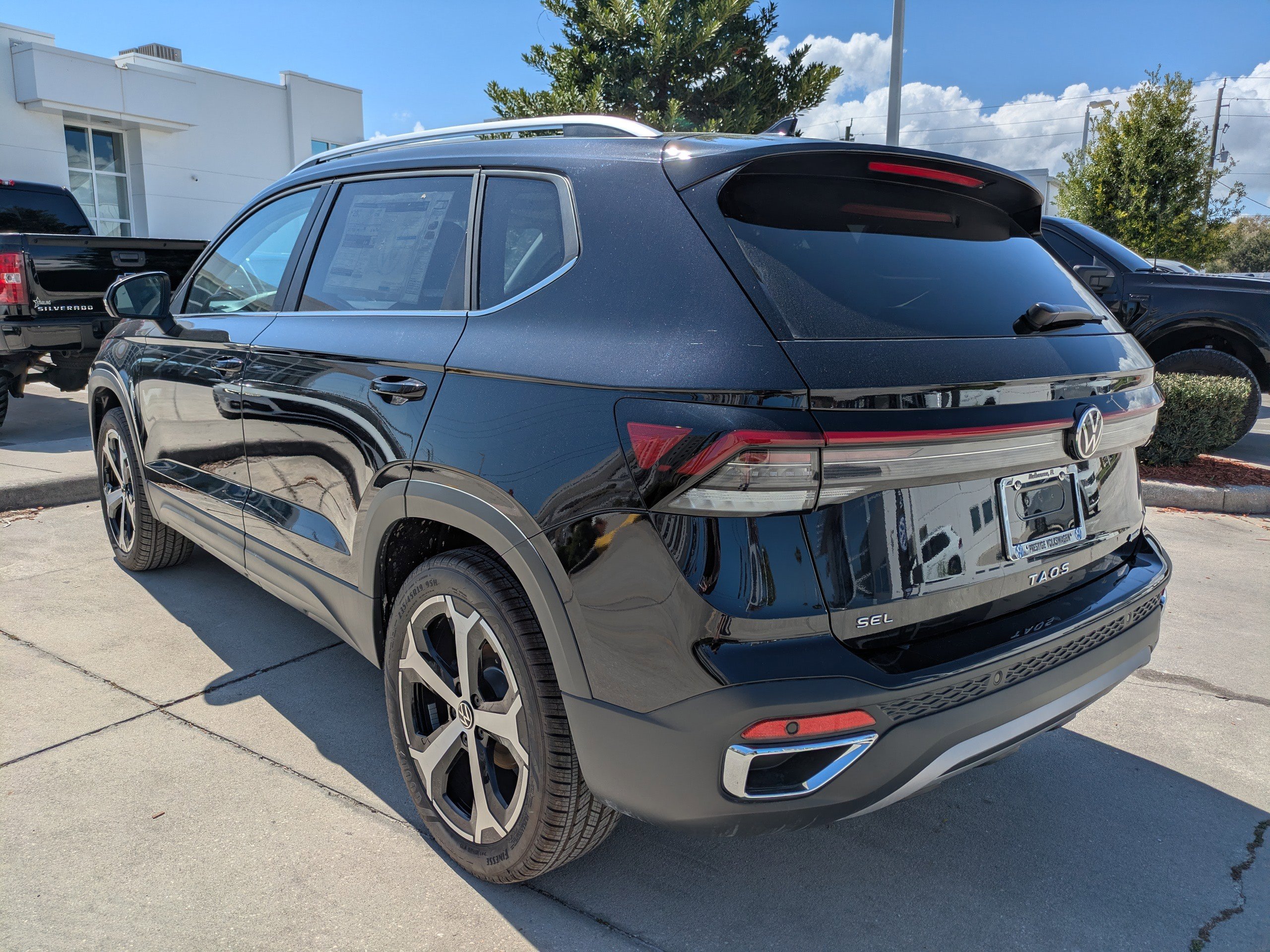 New 2026 Volkswagen Taos SEL AWD/4WD image 6