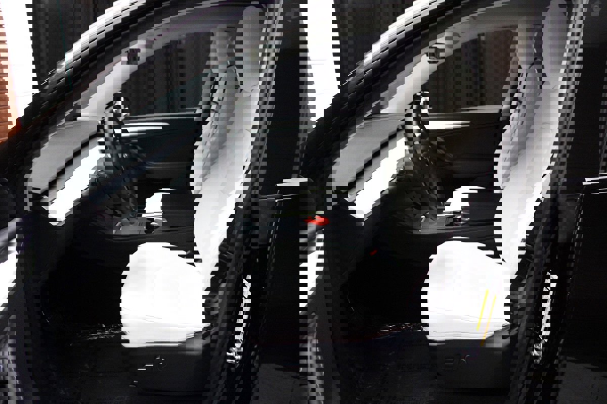 Used 2023 Tesla Model Y Long Range image 34