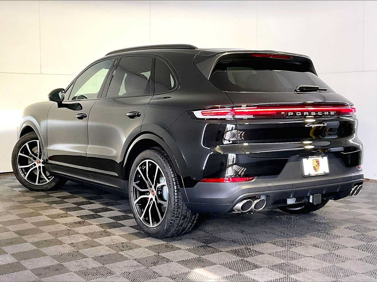 New 2026 Porsche Cayenne S AWD/4WD image 3