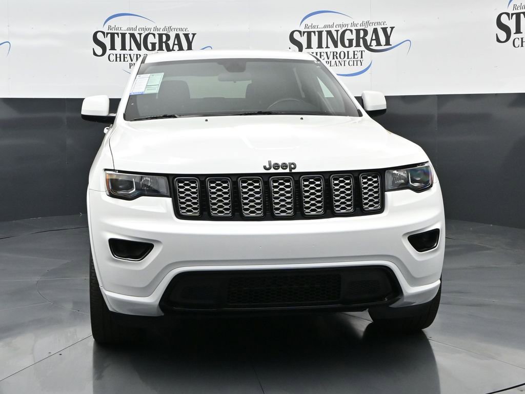 Used 2021 Jeep Grand Cherokee Laredo X image 2
