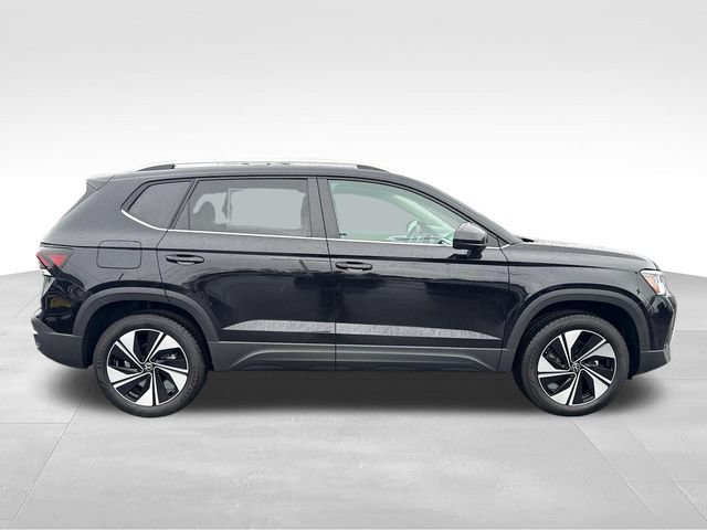 New 2026 Volkswagen Taos SE AWD/4WD image 9