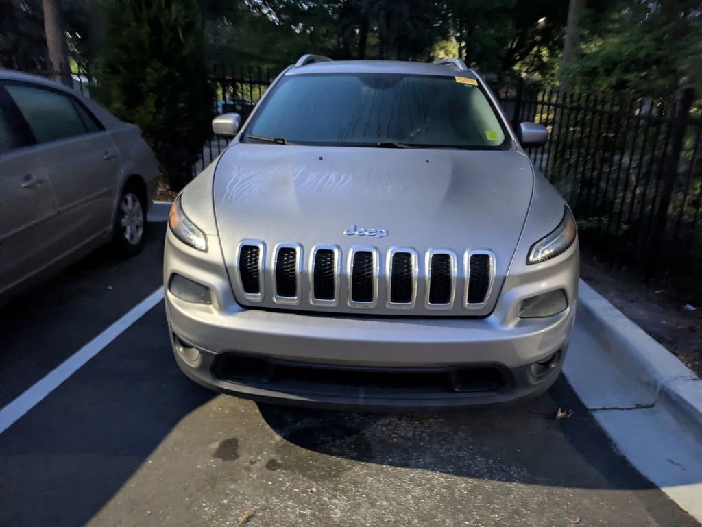 Used 2016 Jeep Cherokee Latitude w/ Comfort/Convenience Group image 2