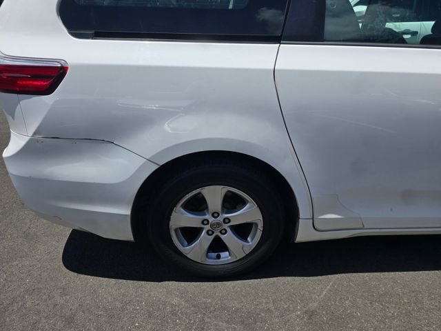 Used 2015 Toyota Sienna L FWD image 5