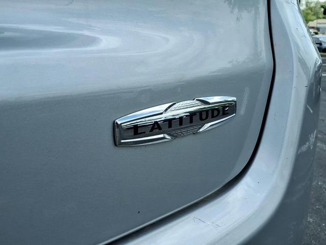 Used 2024 Jeep Compass Latitude image 23