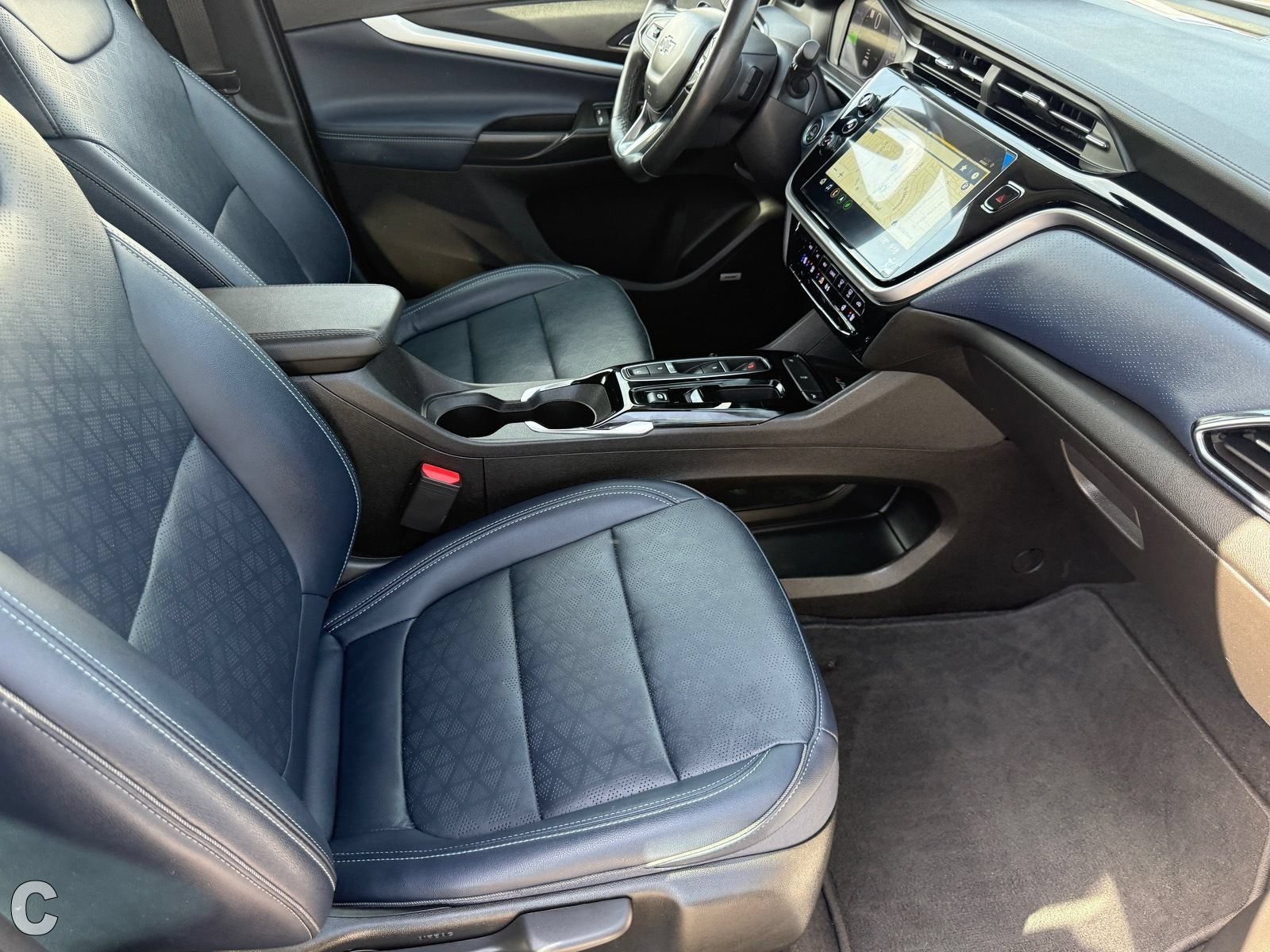 Certified 2023 Chevrolet Bolt EUV Premier w/ Sun & Sound Package FWD image 32