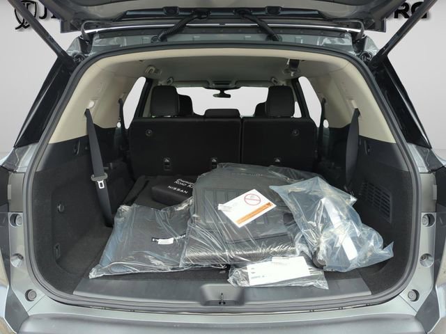 New 2026 Nissan Pathfinder SL FWD image 17