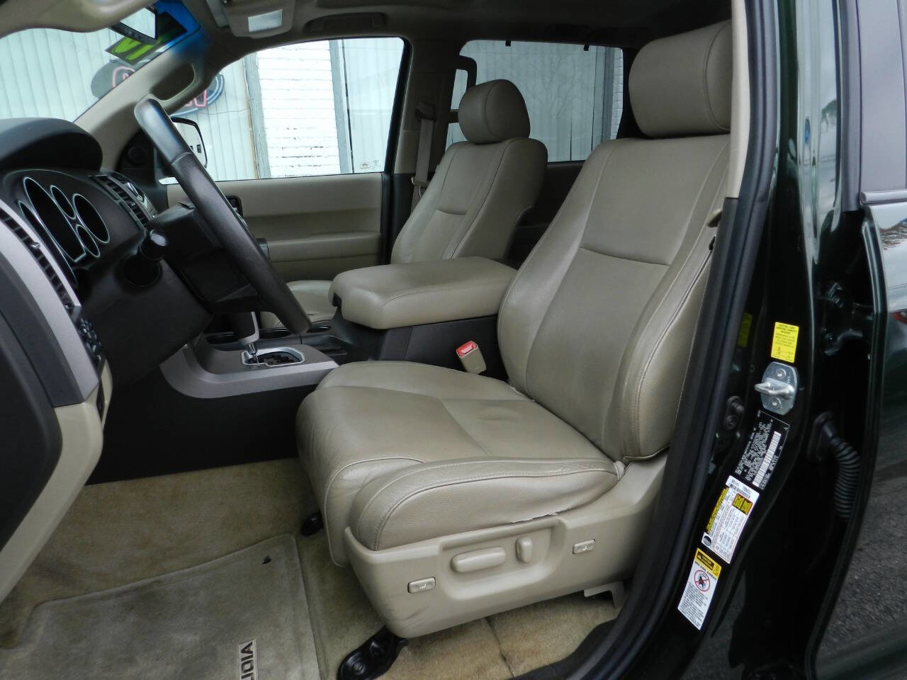 Used 2010 Toyota Sequoia Limited image 2