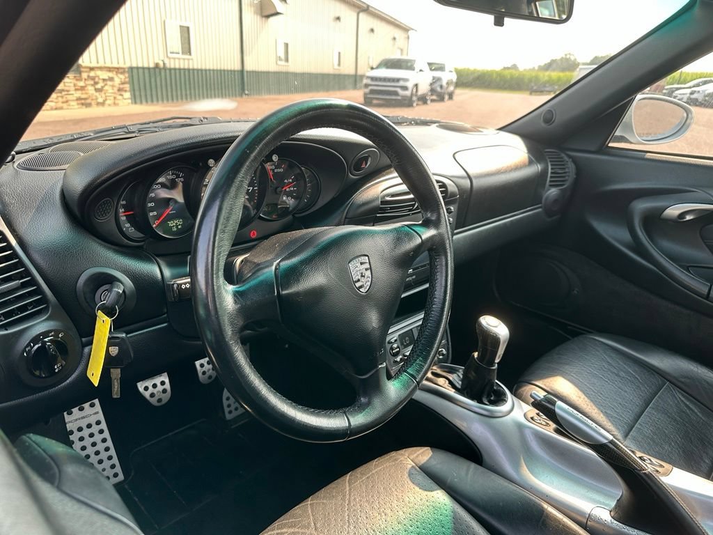 Used 2000 Porsche 911 Carrera RWD video 2