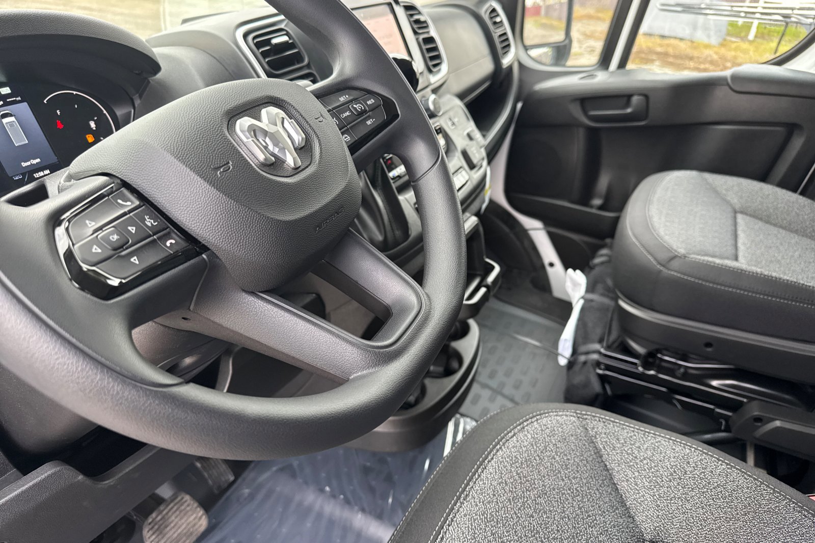 New 2026 RAM ProMaster 1500 w/ Quick Order Package 22G SLT image 9