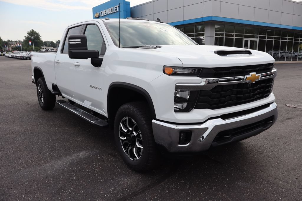 New 2026 Chevrolet Silverado 3500 LT w/ Leather Package AWD/4WD image 2