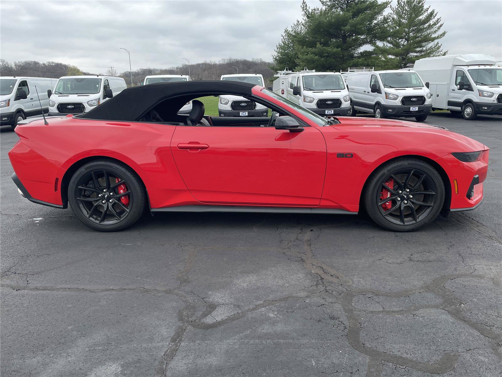 Used 2025 Ford Mustang GT Premium RWD image 6