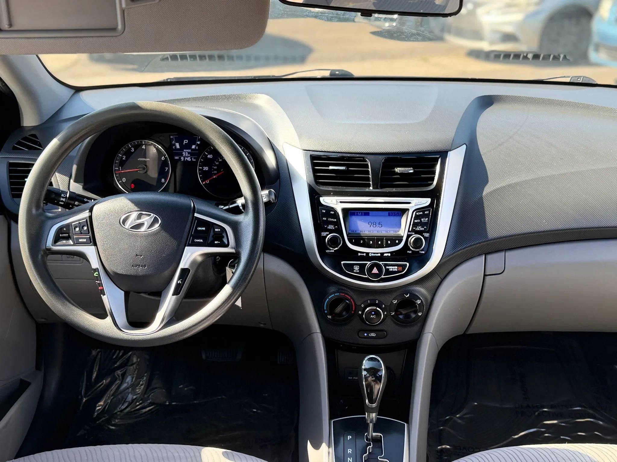 Used 2013 Hyundai Accent GLS w/ Premium Pkg FWD image 25