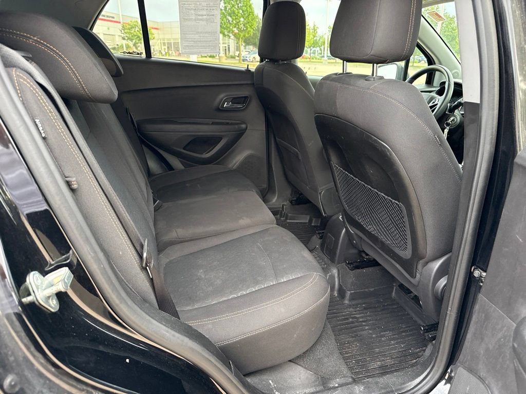 Used 2020 Chevrolet Trax LS w/ Tint and Cruise Package AWD/4WD image 16