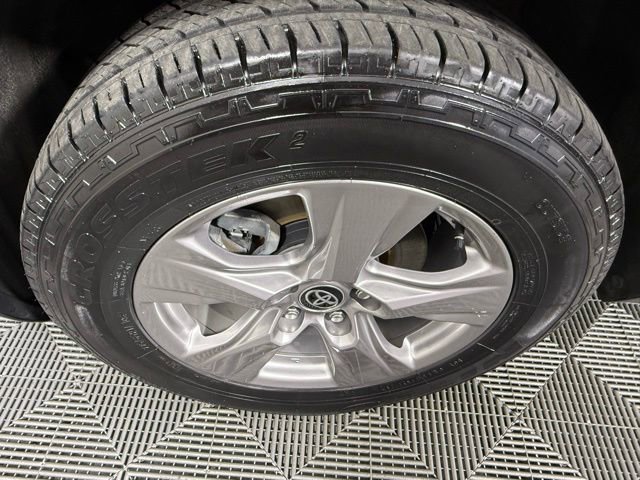 Used 2022 Toyota RAV4 XLE image 11