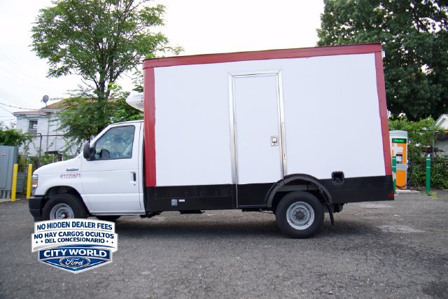 Used 2023 Ford E-350 and Econoline 350 Super Duty w/ Power Windows & Locks Group RWD image 5