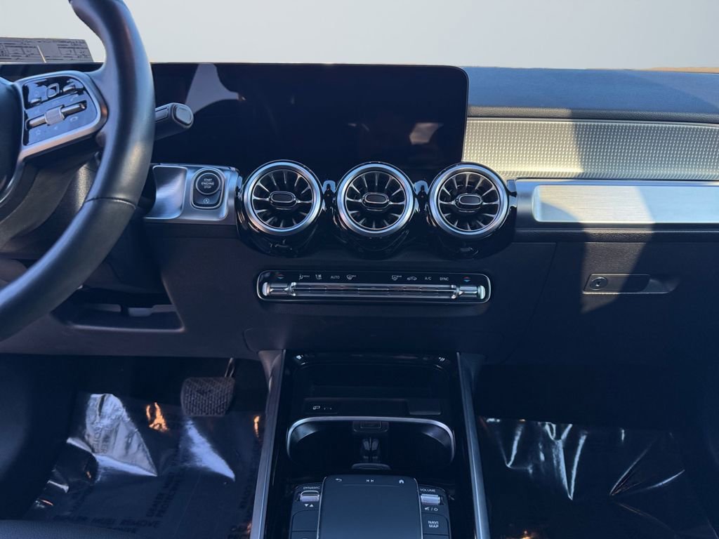 Used 2022 Mercedes-Benz GLB 250 4MATIC image 11