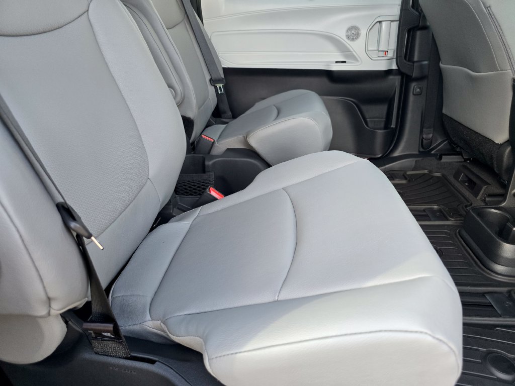 New 2026 Toyota Sienna XLE AWD/4WD image 22