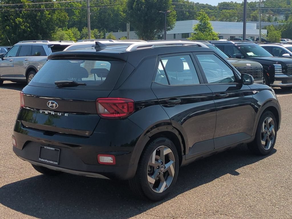 Certified 2022 Hyundai Venue SEL w/ Cargo Package FWD image 3