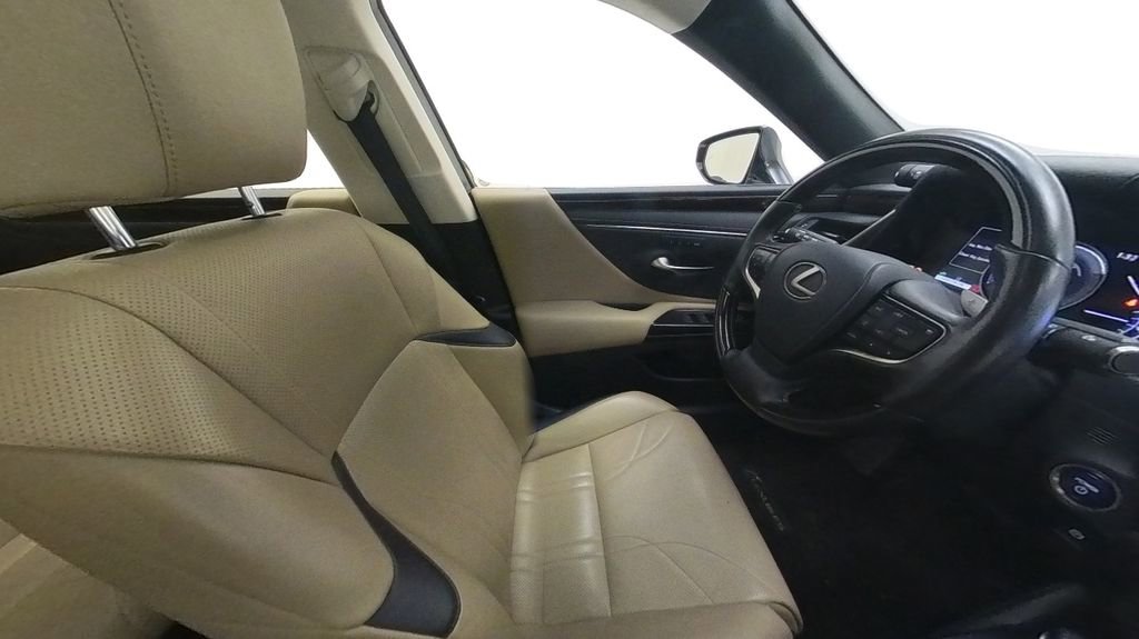 Used 2019 Lexus ES 300h image 31