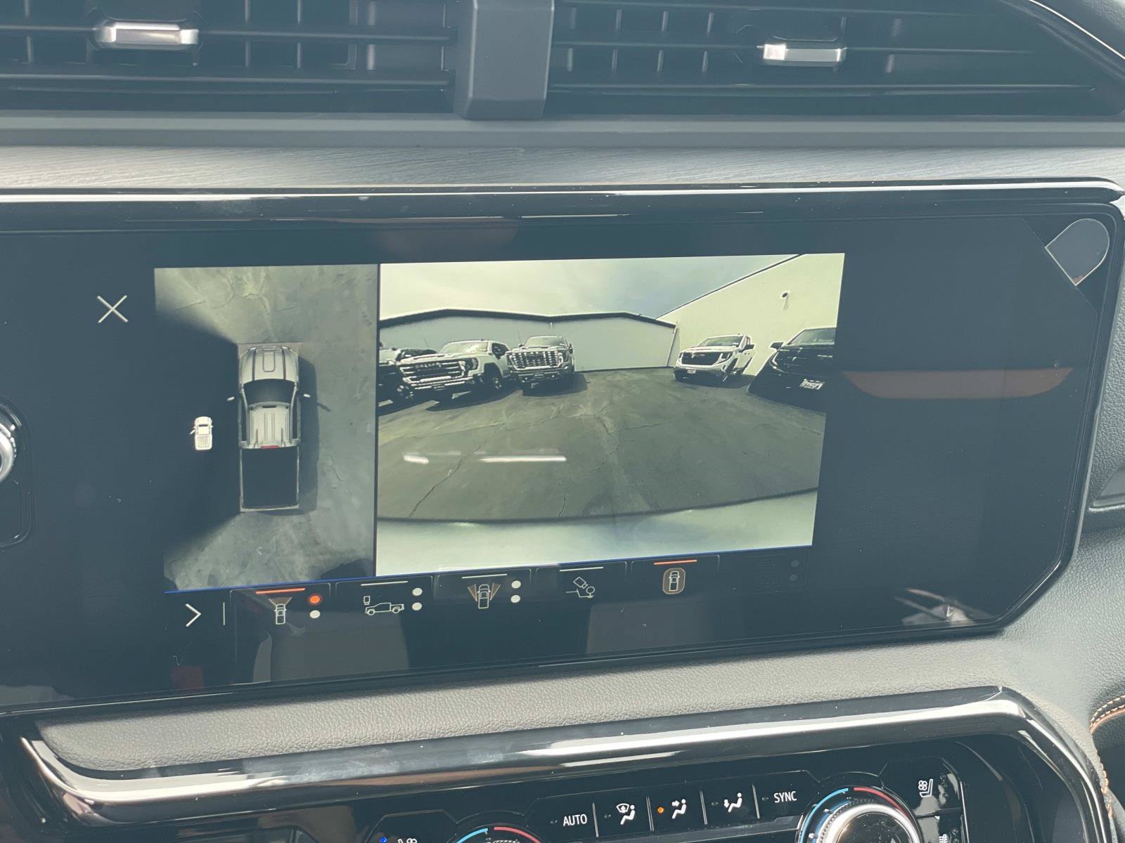 New 2026 GMC Sierra 2500 AT4 w/ AT4 Premium Plus Package AWD/4WD image 14