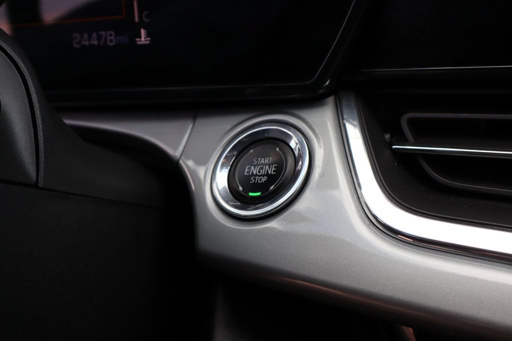 Used 2025 Chevrolet Trax LT w/ Driver Confidence Package FWD image 16