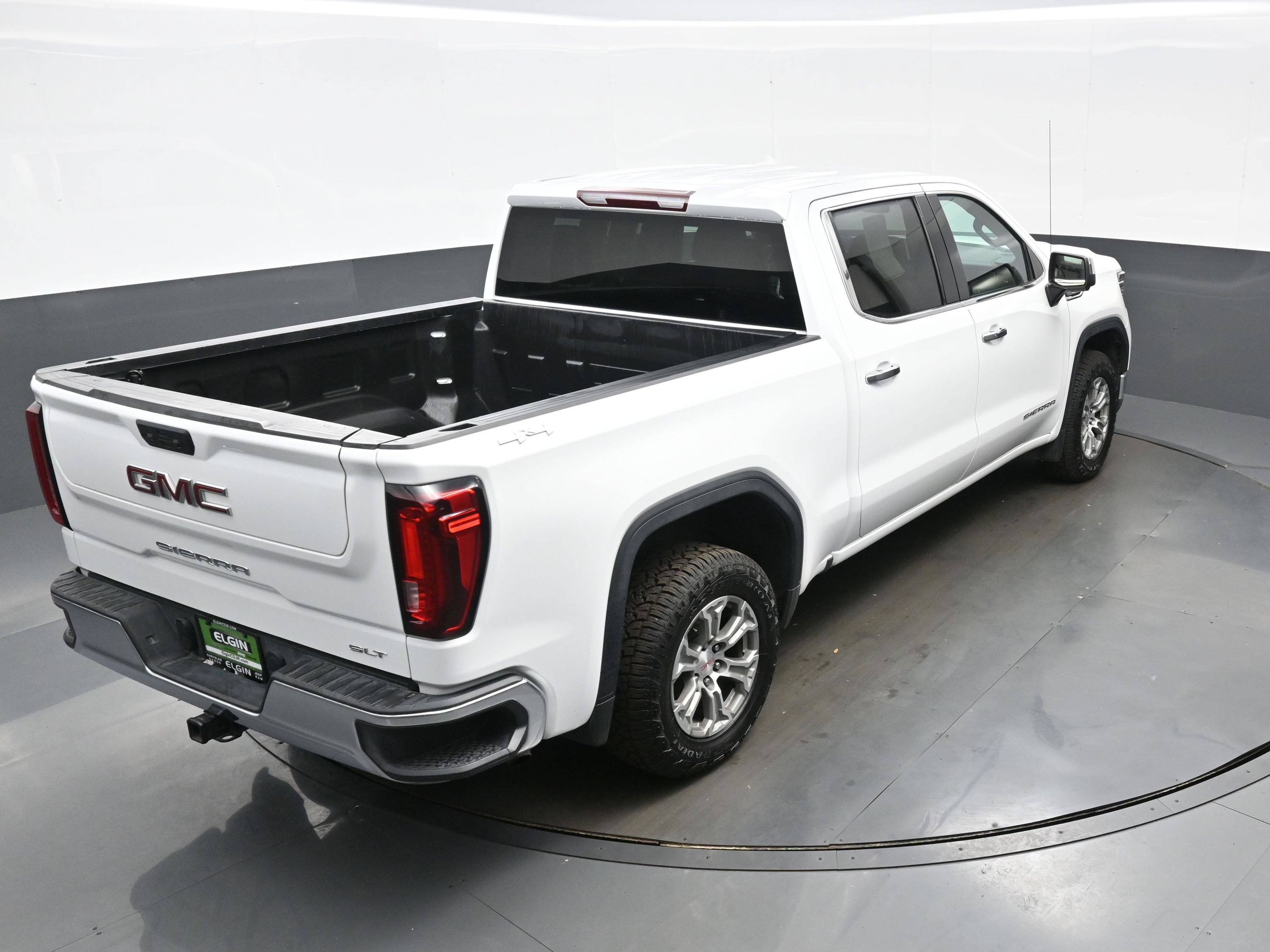 Used 2024 GMC Sierra 1500 SLT AWD/4WD image 39